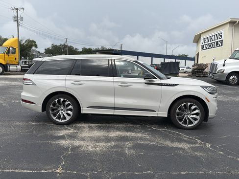 Certified 2021 Lincoln Aviator Grand Touring AWD/4WD image 2