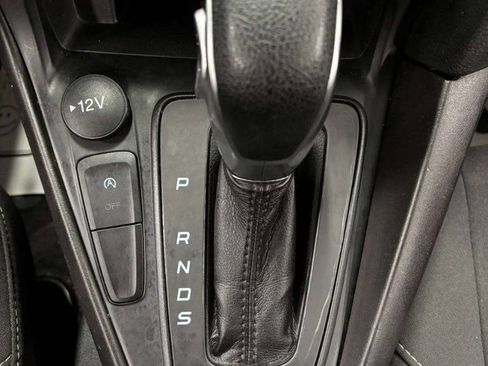 Used 2018 Ford Focus SE w/ SE Appearance Package image 27