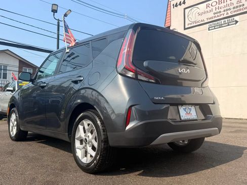 Used 2024 Kia Soul LX w/ Option Group 015 FWD image 9