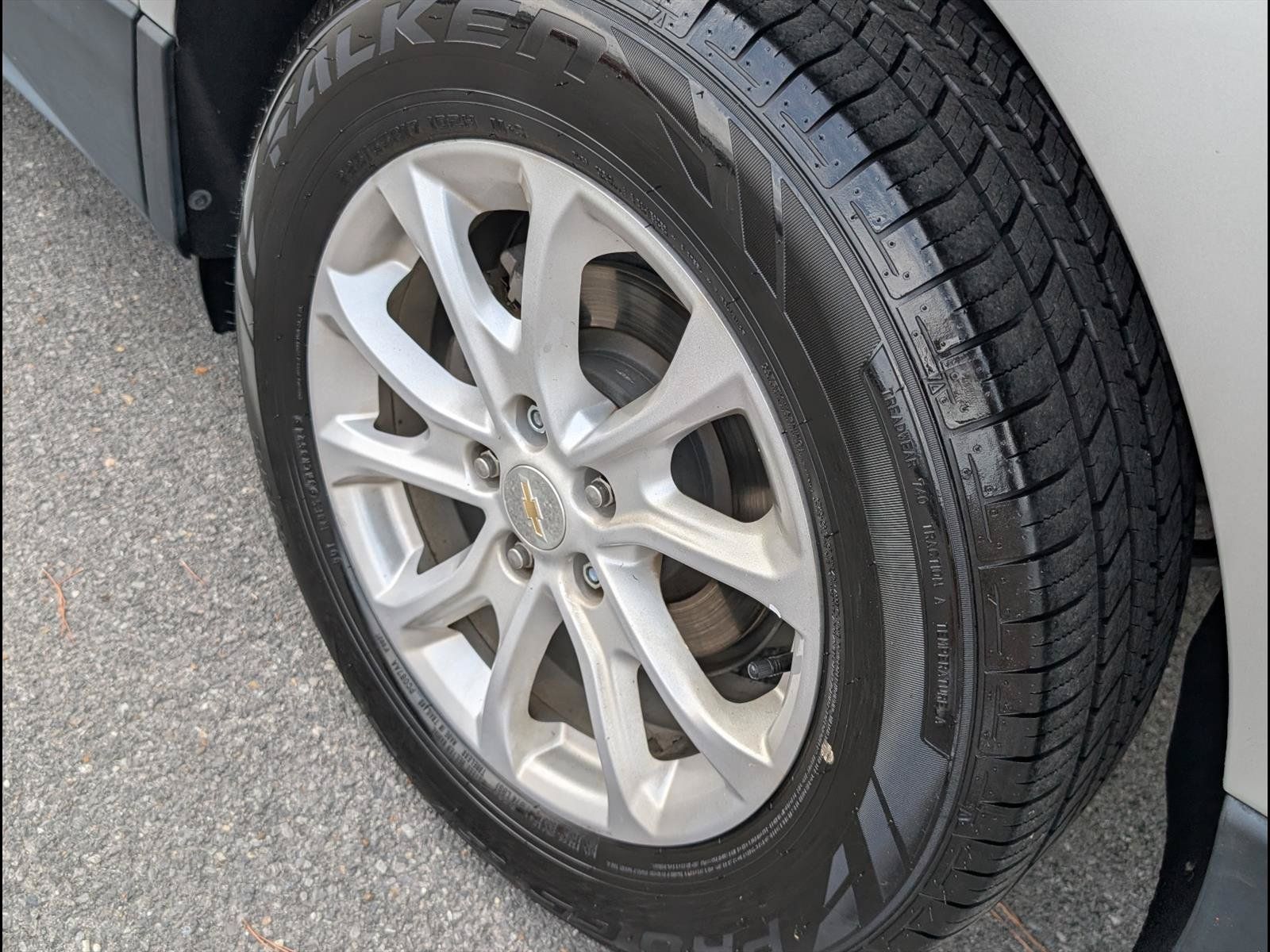 Used 2020 Chevrolet Equinox LT FWD image 21