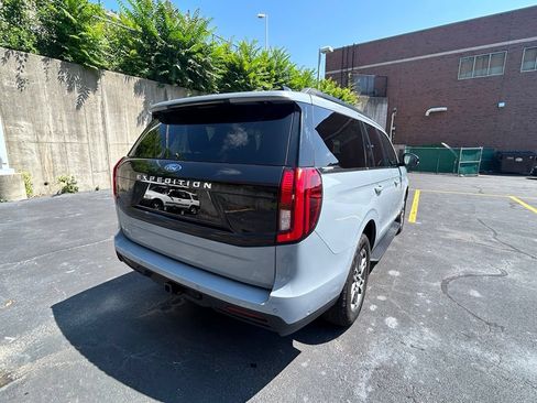 Used 2025 Ford Expedition Active AWD/4WD image 10