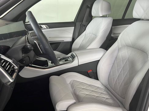 Used 2024 BMW X5 xDrive40i AWD/4WD image 2