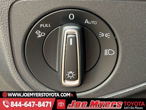 Used 2023 Volkswagen Atlas SE w/ Panoramic Sunroof Package image 25