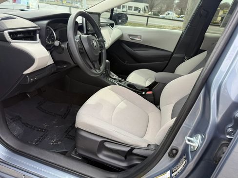 Used 2021 Toyota Corolla LE image 12