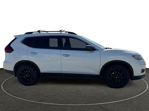 Used 2017 Nissan Rogue SV w/ Midnight Edition Package image 7