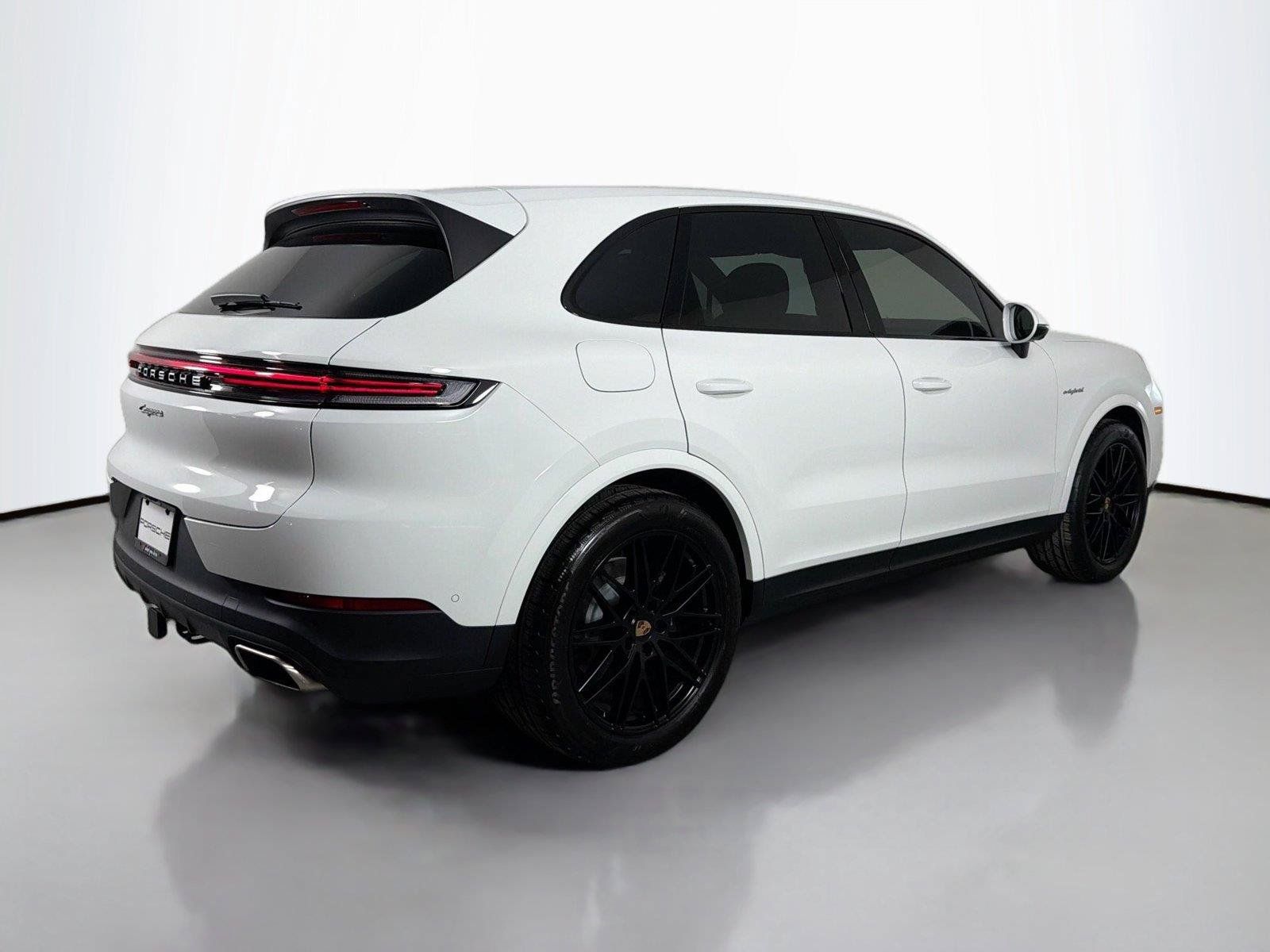 Certified 2025 Porsche Cayenne E-Hybrid AWD/4WD image 7