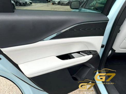 Used 2024 Cadillac Lyriq Luxury RWD image 10