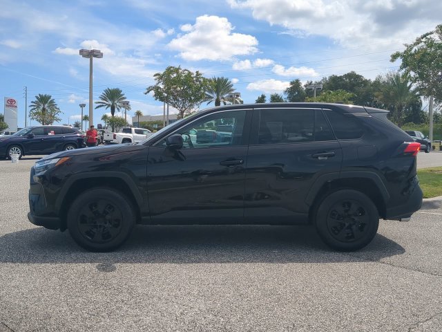 Certified 2024 Toyota RAV4 LE AWD/4WD image 7