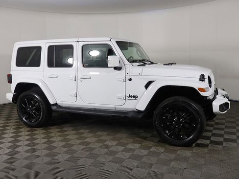 Used 2023 Jeep Wrangler Unlimited Sahara AWD/4WD image 17