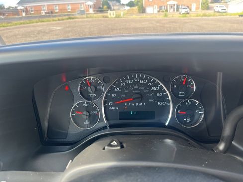 New 2025 Chevrolet Express 3500 Work Van w/ Driver Convenience Package image 15