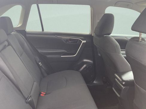Used 2021 Toyota RAV4 LE AWD/4WD image 17