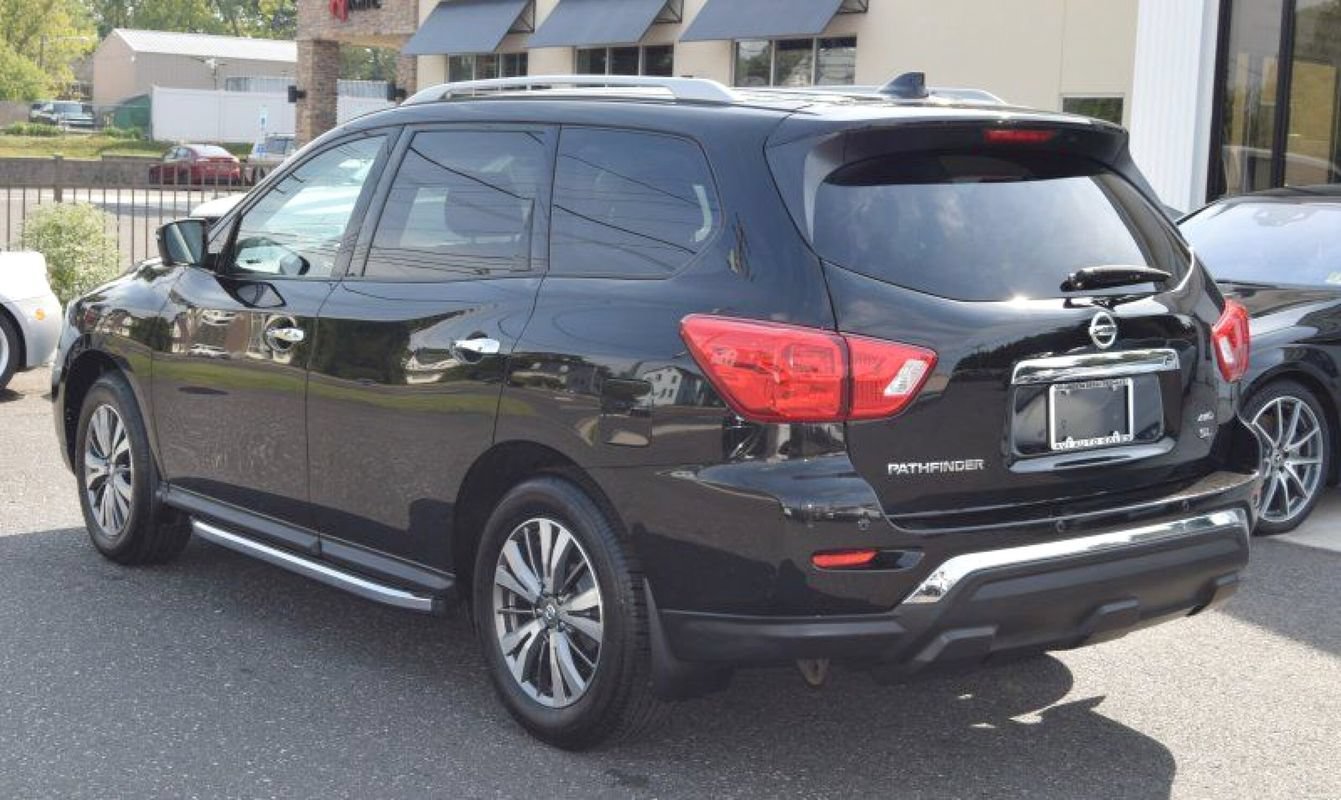 Used 2019 Nissan Pathfinder SL AWD/4WD image 5