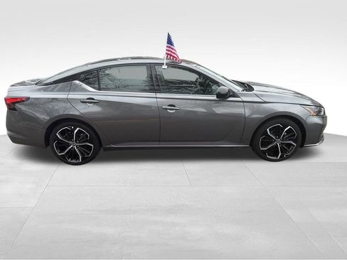 Used 2024 Nissan Altima 2.5 SR image 27