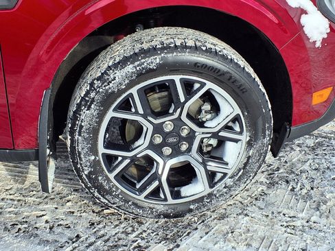 Certified 2025 Ford Maverick Lariat image 24