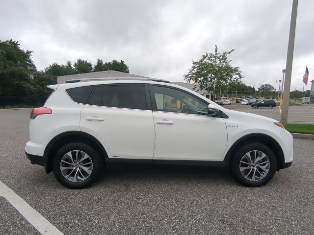 Used 2017 Toyota RAV4 XLE w/ All Weather Liner Package AWD/4WD image 3
