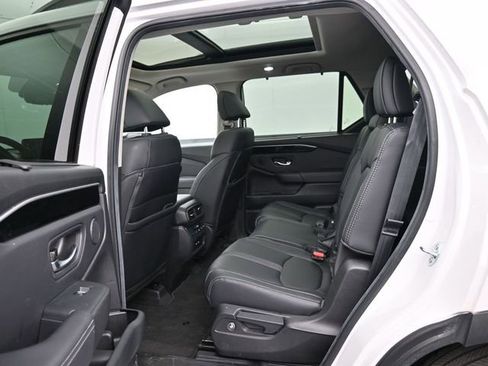 Used 2025 Honda Pilot Touring image 28