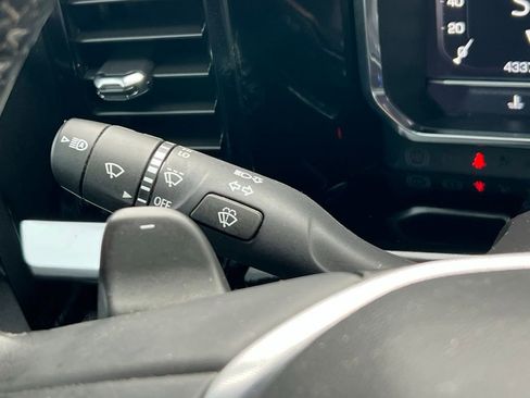 Used 2025 GMC Sierra 1500 SLT w/ SLT Convenience Package image 33