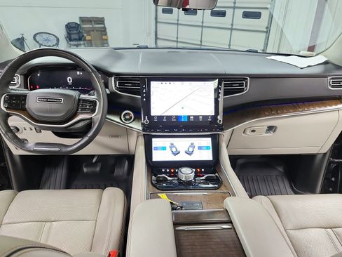 Used 2023 Jeep Grand Wagoneer L Series II w/ Convenience Group III AWD/4WD image 25