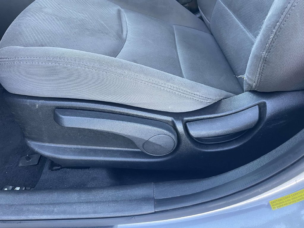 Used 2013 Hyundai Elantra GLS FWD image 17