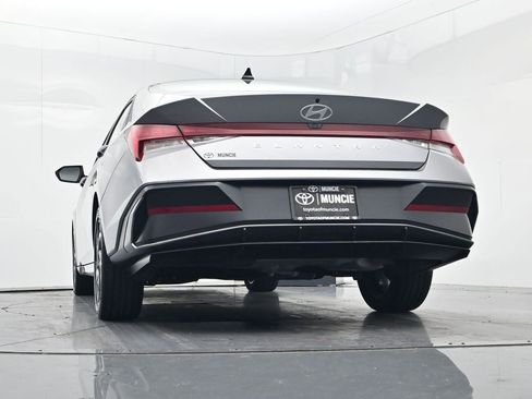 Used 2025 Hyundai Elantra SEL FWD image 47