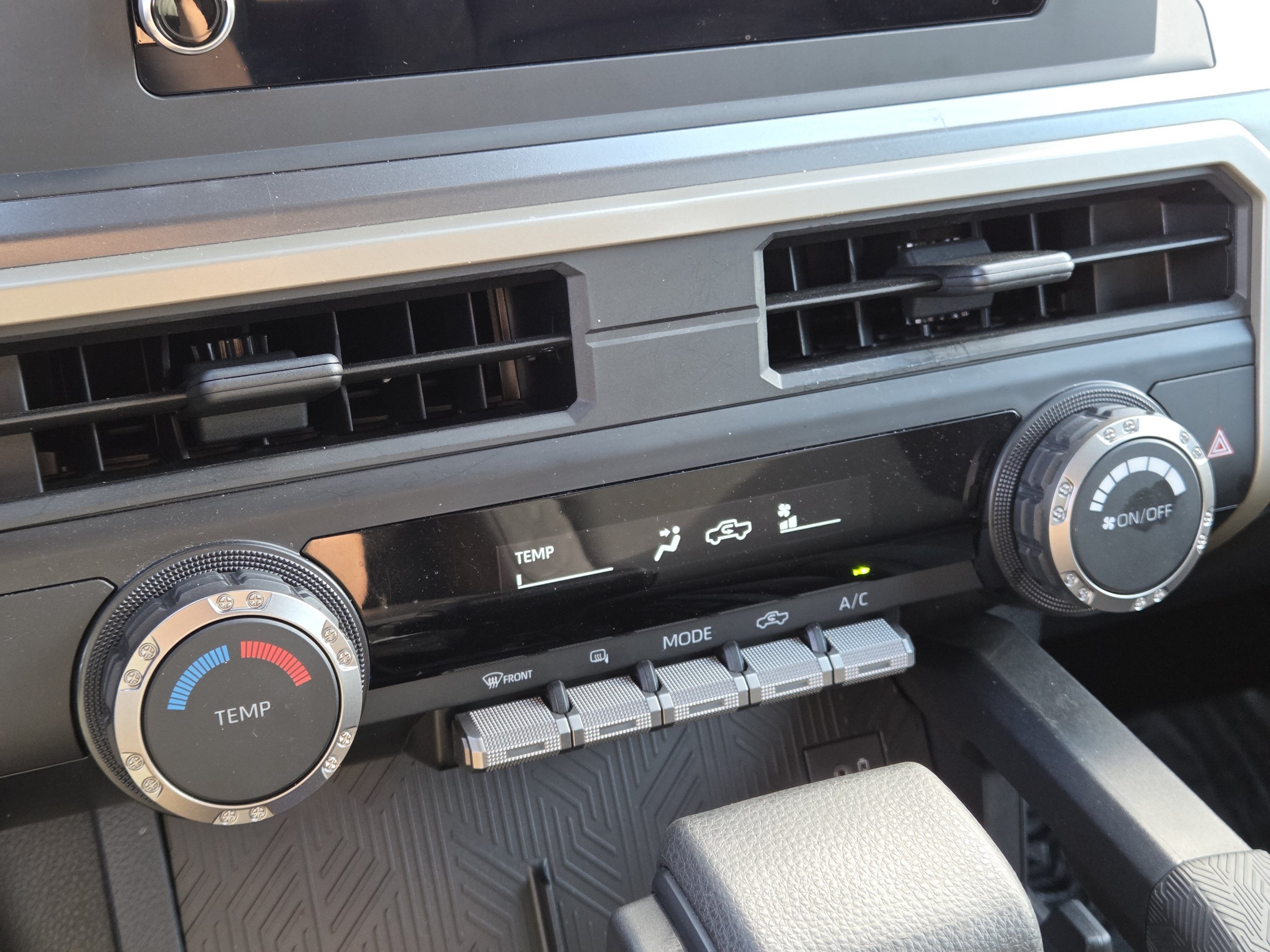 Used 2025 Toyota Tacoma SR5 AWD/4WD image 35