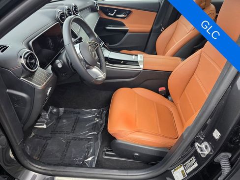 Used 2024 Mercedes-Benz GLC 300 4MATIC image 9