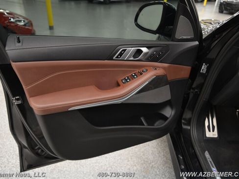 Used 2021 BMW X5 M50i w/ Executive Package image 39