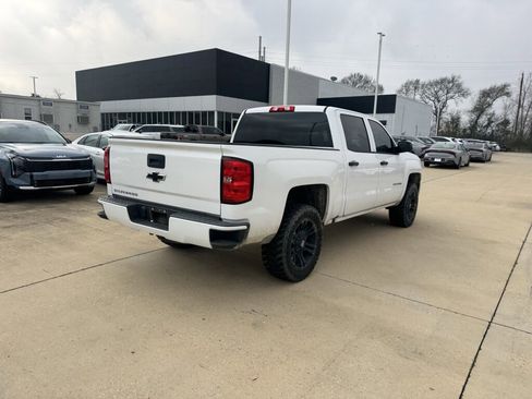 Used 2018 Chevrolet Silverado 1500 Custom w/ Custom Convenience Package image 17