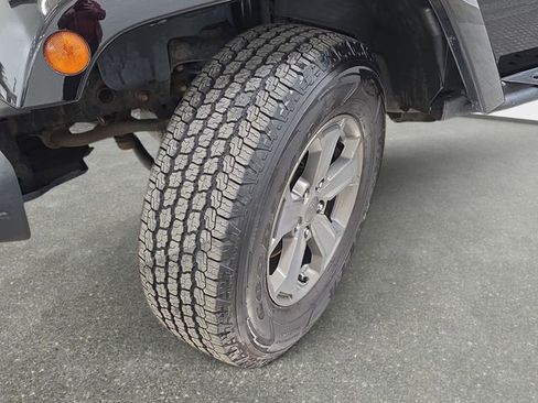 Used 2018 Jeep Wrangler Unlimited Sport image 26