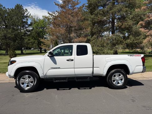 Used 2023 Toyota Tacoma SR AWD/4WD image 2