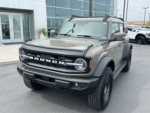 Used 2025 Ford Bronco Outer Banks w/ Sasquatch Package AWD/4WD image 2