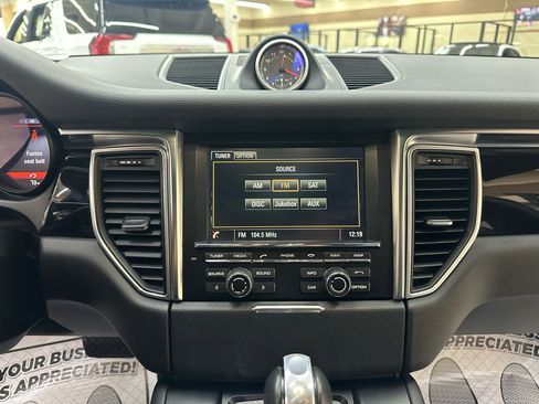 Used 2016 Porsche Macan S image 25