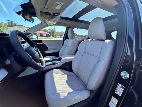 New 2025 Mitsubishi Outlander AWD image 16