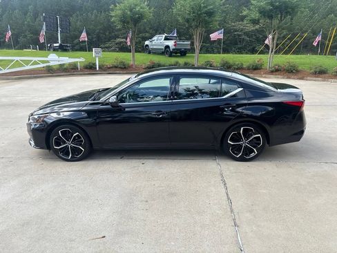 Used 2024 Nissan Altima 2.5 SR FWD image 19