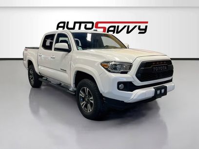 Used 2017 Toyota Tacoma TRD Sport w/ Tow Package (A/T)