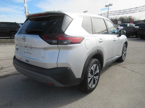 Used 2023 Nissan Rogue SV image 7