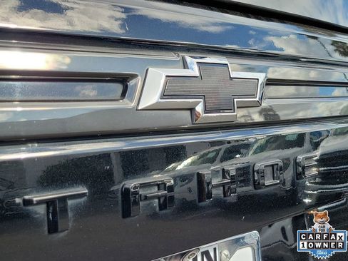 Used 2021 Chevrolet Tahoe Z71 w/ Z71 Off-Road Package AWD/4WD image 7