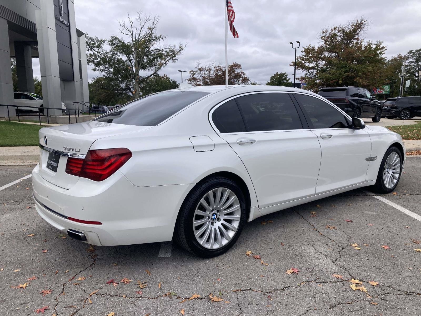 Used 2013 BMW 750Li RWD image 3