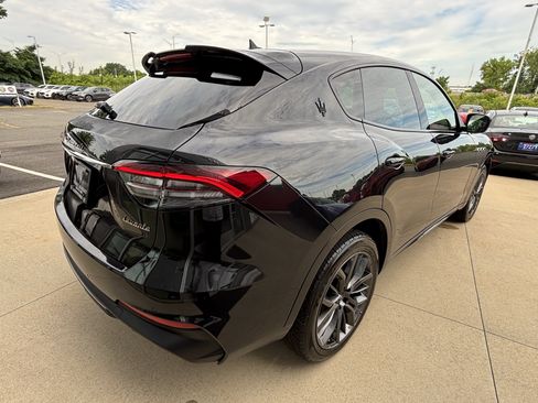 Used 2023 Maserati Levante Modena AWD/4WD image 8