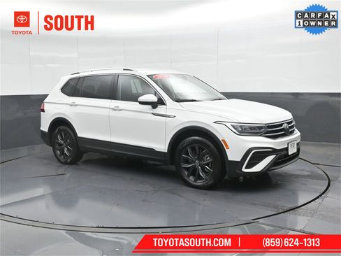 Used 2024 Volkswagen Tiguan SE image 4