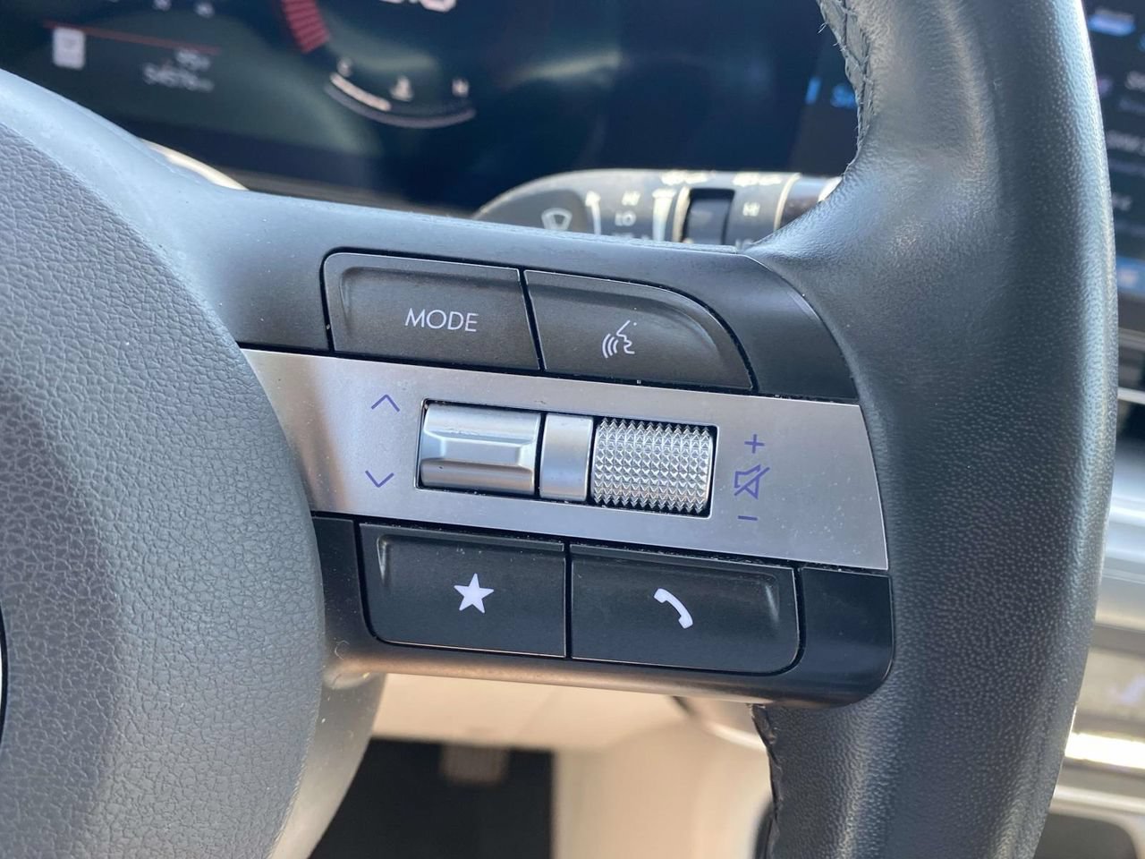 Used 2025 Hyundai Kona SEL AWD/4WD image 20