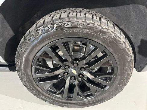 Used 2023 Chevrolet Tahoe High Country AWD/4WD image 6
