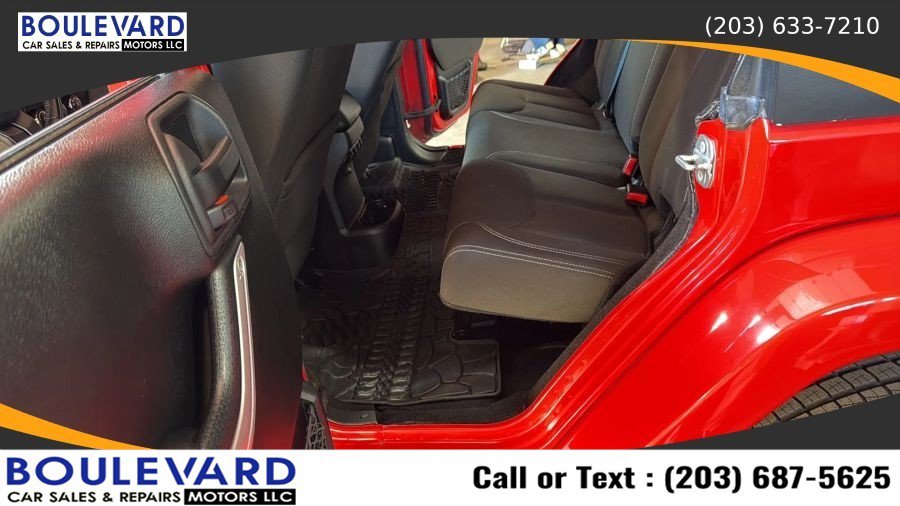 Used 2016 Jeep Wrangler Unlimited Sahara AWD/4WD image 25