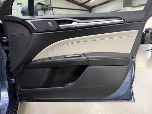 Used 2018 Ford Fusion Titanium FWD image 15