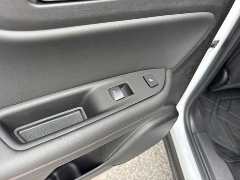 Used 2025 Chevrolet Blazer RS w/ Enhanced Convenience Package image 17