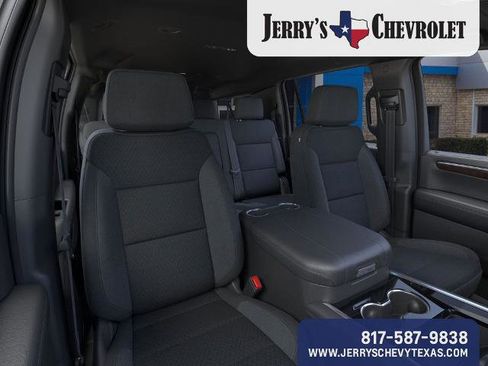 New 2026 Chevrolet Suburban LS image 18