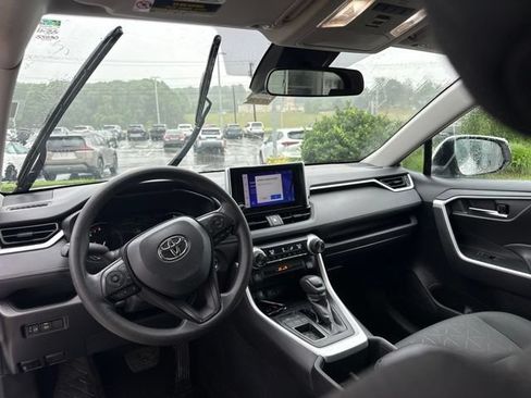 Used 2024 Toyota RAV4 XLE FWD image 26