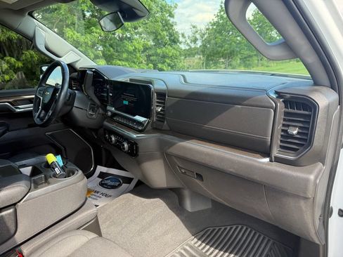 Used 2023 Chevrolet Silverado 1500 LT AWD/4WD image 22