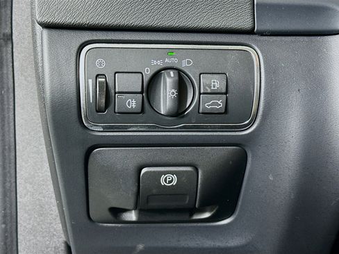 Used 2016 Volvo S60 T5 Premier image 16