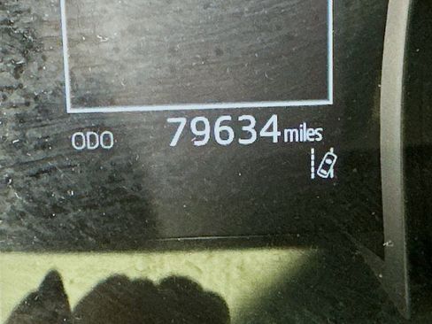 Used 2021 Toyota Camry SE image 34